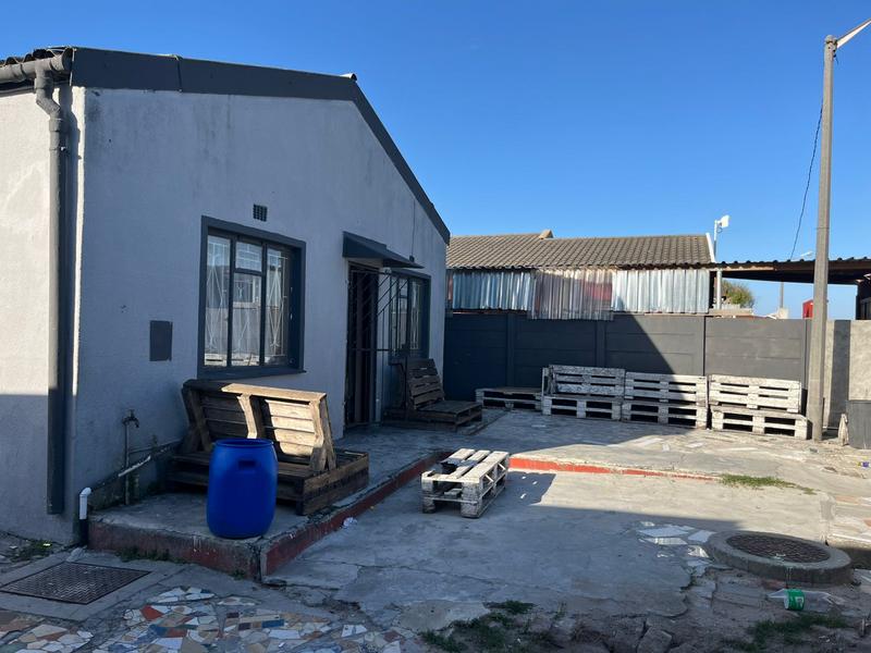 2 Bedroom Property for Sale in Guguletu Western Cape